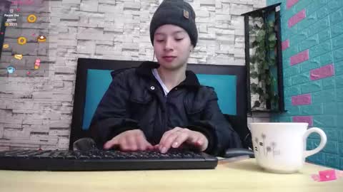  MAILY CAN  online show from October 4, 12:25 pm