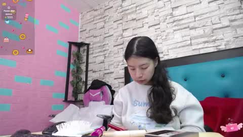  MAILY CAN  online show from October 31, 12:50 pm