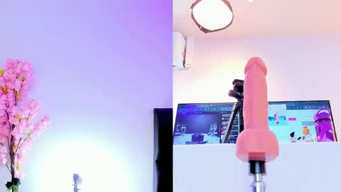 Maily  online show from February 8, 7:39 pm