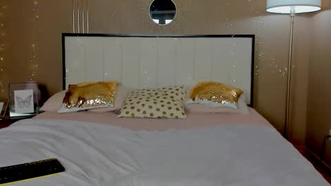 Snapshot of mailymilf chatting on February 21, 3:32 pm Sofi online show from February 21, 3:32 pm