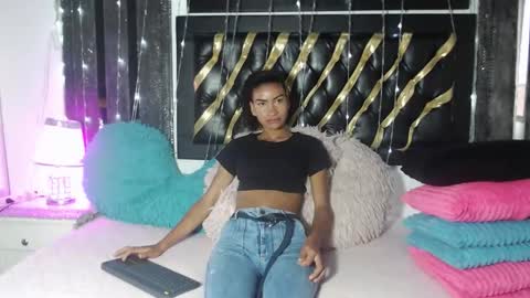 Snapshot of mailyn_gold chatting on March 4, 11:49 am mailyn_gold online show from March 4, 11:49 am