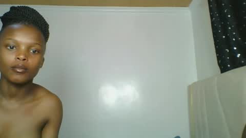 Snapshot of maira_luv1 chatting on February 11, 8:47 pm maira luv1 online show from February 11, 8:47 pm