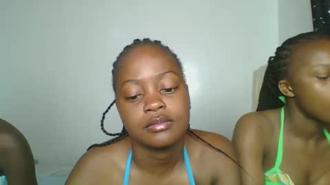 Snapshot of maira_luv1 chatting on February 16, 8:38 pm maira luv1 online show from February 16, 8:38 pm