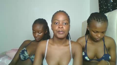 Snapshot of maira_luv1 chatting on February 24, 9:07 am maira luv1 online show from February 24, 9:07 am