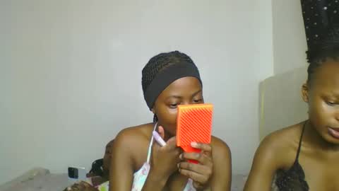 Snapshot of maira_luv1 chatting on March 2, 9:05 am maira luv1 online show from March 2, 9:05 am