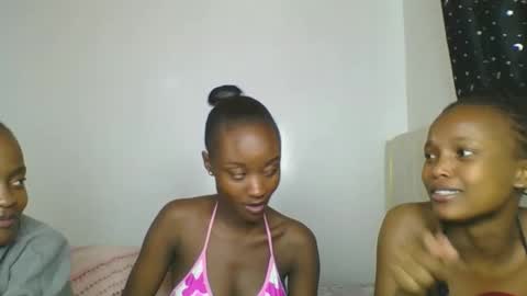 Snapshot of maira_luv1 chatting on March 2, 9:10 pm maira luv1 online show from March 2, 9:10 pm