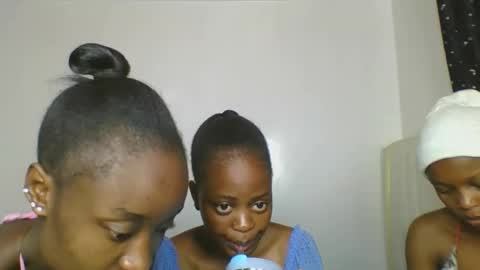 Snapshot of maira_luv1 chatting on March 7, 9:23 pm maira luv1 online show from March 7, 9:23 pm