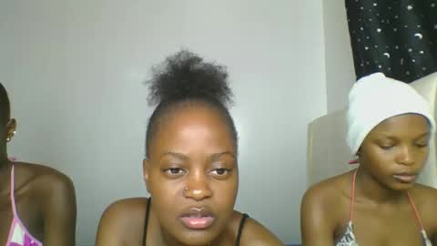 Snapshot of maira_luv1 chatting on March 10, 8:14 pm maira luv1 online show from March 10, 8:14 pm