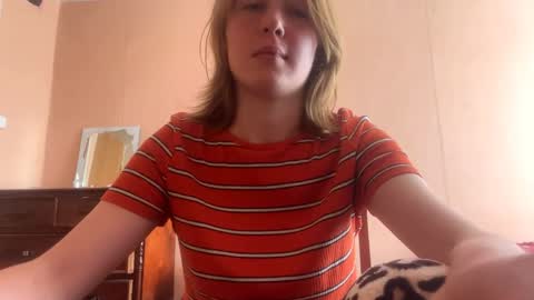 Snapshot of maisawin chatting on June 3, 6:49 am Evie online show from June 3, 6:49 am