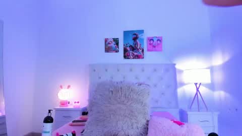 Snapshot of maithe_022 chatting on May 19, 6:58 pm mai online show from May 19, 6:58 pm