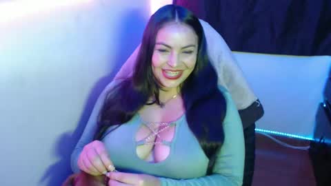 Snapshot of maitte_22 chatting on February 22, 1:55 am Hello friends Im on another account online show from February 22, 1:55 am