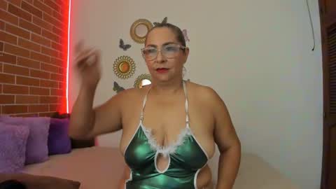 maja_hills online show from December 22, 3:22 pm