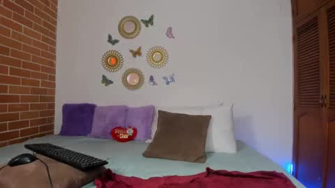 maja_hills online show from January 9, 5:22 pm