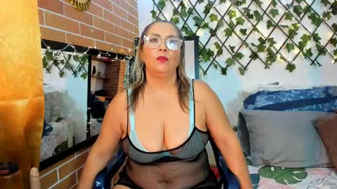 maja_hills online show from March 6, 6:48 pm