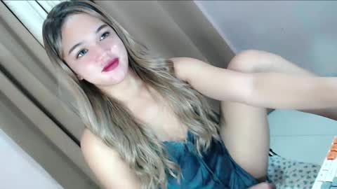 Snapshot of majesticcock_kyla chatting on May 24, 6:13 pm majesticcock_kyla online show from May 24, 6:13 pm