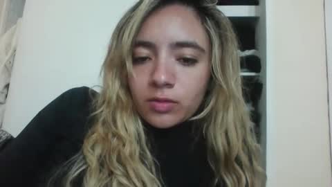majo_gomezz online show from December 18, 4:40 am