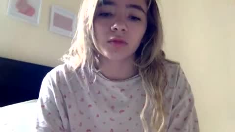 majo_gomezz online show from March 21, 5:49 pm