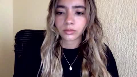majo_gomezz online show from March 31, 9:26 pm