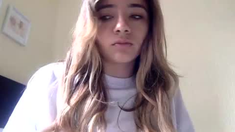 majo_gomezz online show from June 18, 3:38 pm