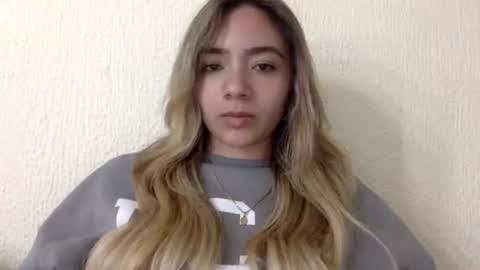 majo_gomezz online show from August 4, 4:15 am
