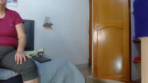 majo online show from December 12, 11:07 am