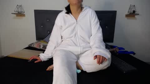 majo online show from January 12, 1:37 pm