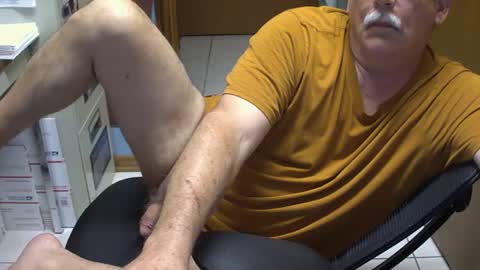 Snapshot of majormike34 chatting on April 16, 4:13 am majormike34 online show from April 16, 4:13 am