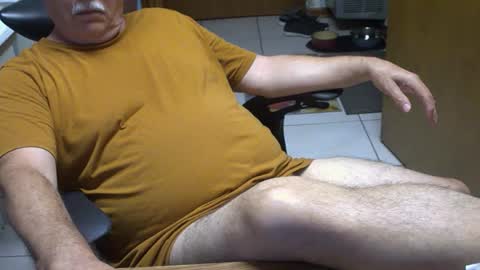 Snapshot of majormike34 chatting on June 2, 4:14 am majormike34 online show from June 2, 4:14 am