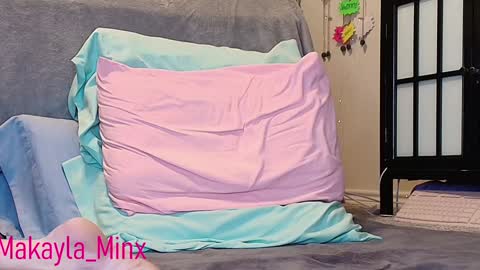 Makayla online show from December 10, 4:24 am