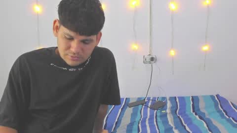 Snapshot of make_me_feel_ chatting on February 23, 8:39 pm Shawna Tom online show from February 23, 8:39 pm