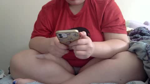 makemesquirt06 online show from September 18, 7:27 pm