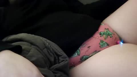 Snapshot of makemewatch chatting on February 13, 10:28 pm makemewatch online show from February 13, 10:28 pm