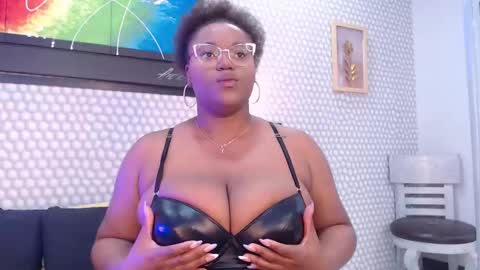 makena online show from February 24, 5:00 am