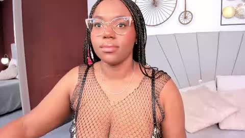 Snapshot of makena_gh chatting on February 20, 3:58 am makena online show from February 20, 3:58 am