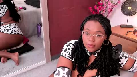 Snapshot of makena_gh chatting on May 24, 3:00 am makena online show from May 24, 3:00 am