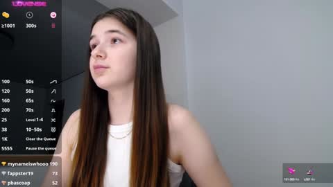 Makiima online show from December 25, 1:30 pm