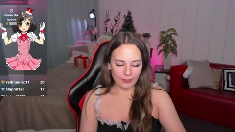 Snapshot of makima_lee chatting on December 26, 4:47 pm Makima online show from December 26, 4:47 pm