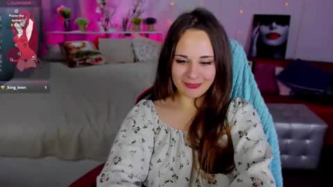 Snapshot of makima_lee chatting on February 22, 1:46 pm Makima online show from February 22, 1:46 pm