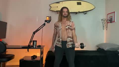 Mack  Makingmoans Twitter online show from January 9, 5:15 pm