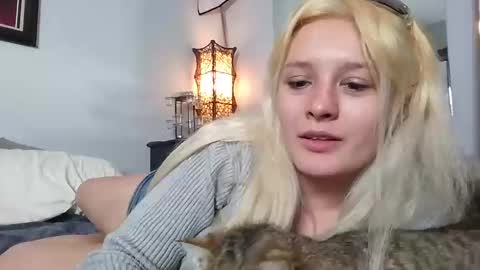 KarizmaticKitten online show from February 17, 10:34 am