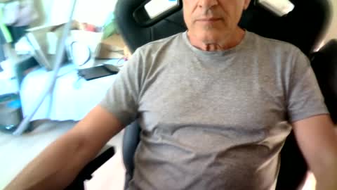 Snapshot of makis8989 chatting on July 8, 7:24 am makis8989 online show from July 8, 7:24 am