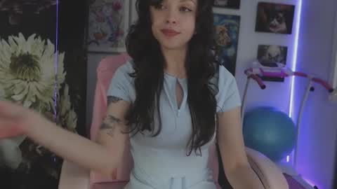 Snapshot of makiyahbelle2 chatting on February 20, 10:49 am MakiyahBelle online show from February 20, 10:49 am