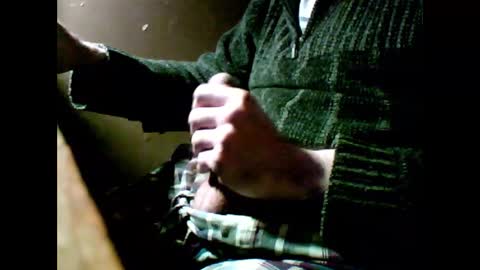 Snapshot of mako_satin8 chatting on March 22, 9:02 am Mako the Latin lover online show from March 22, 9:02 am