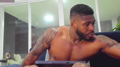 Makonnen online show from December 22, 7:22 am