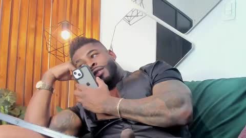 Makonnen online show from February 12, 1:30 am