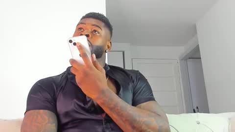 Makonnen online show from November 3, 4:14 am