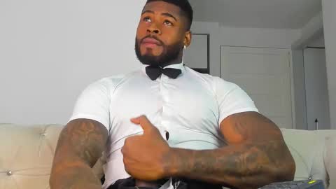 Makonnen online show from November 7, 9:15 pm