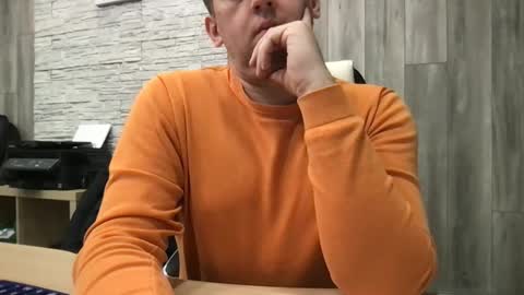 maksoffice online show from December 19, 9:05 am