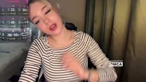 Snapshot of maksisisia chatting on November 16, 2:11 pm maksisisia online show from November 16, 2:11 pm