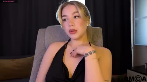 maksisisia online show from March 23, 1:59 pm